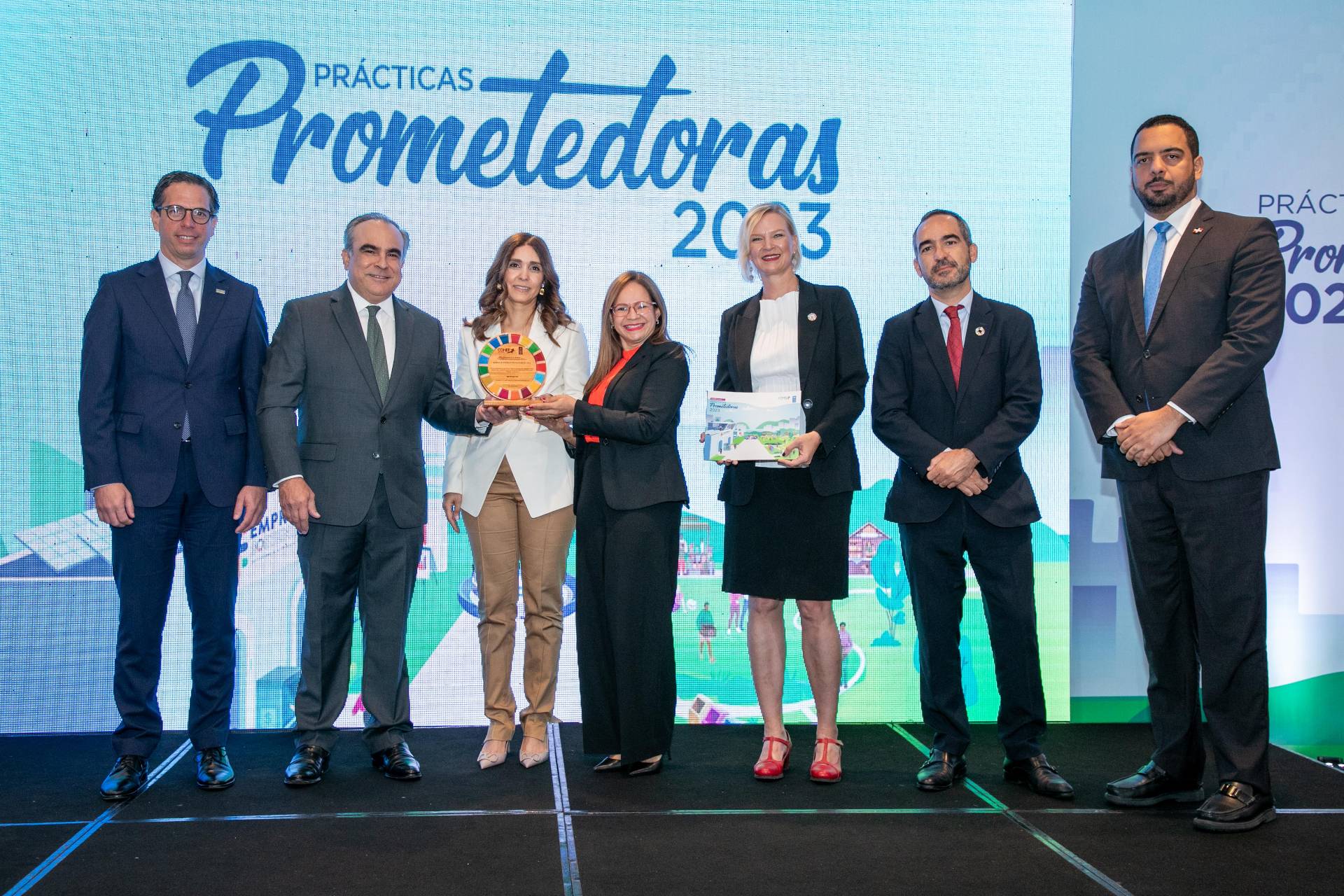 Proyecto AgroEmprende de Barrick Pueblo Viejo es reconocido por CONEP y PNUD