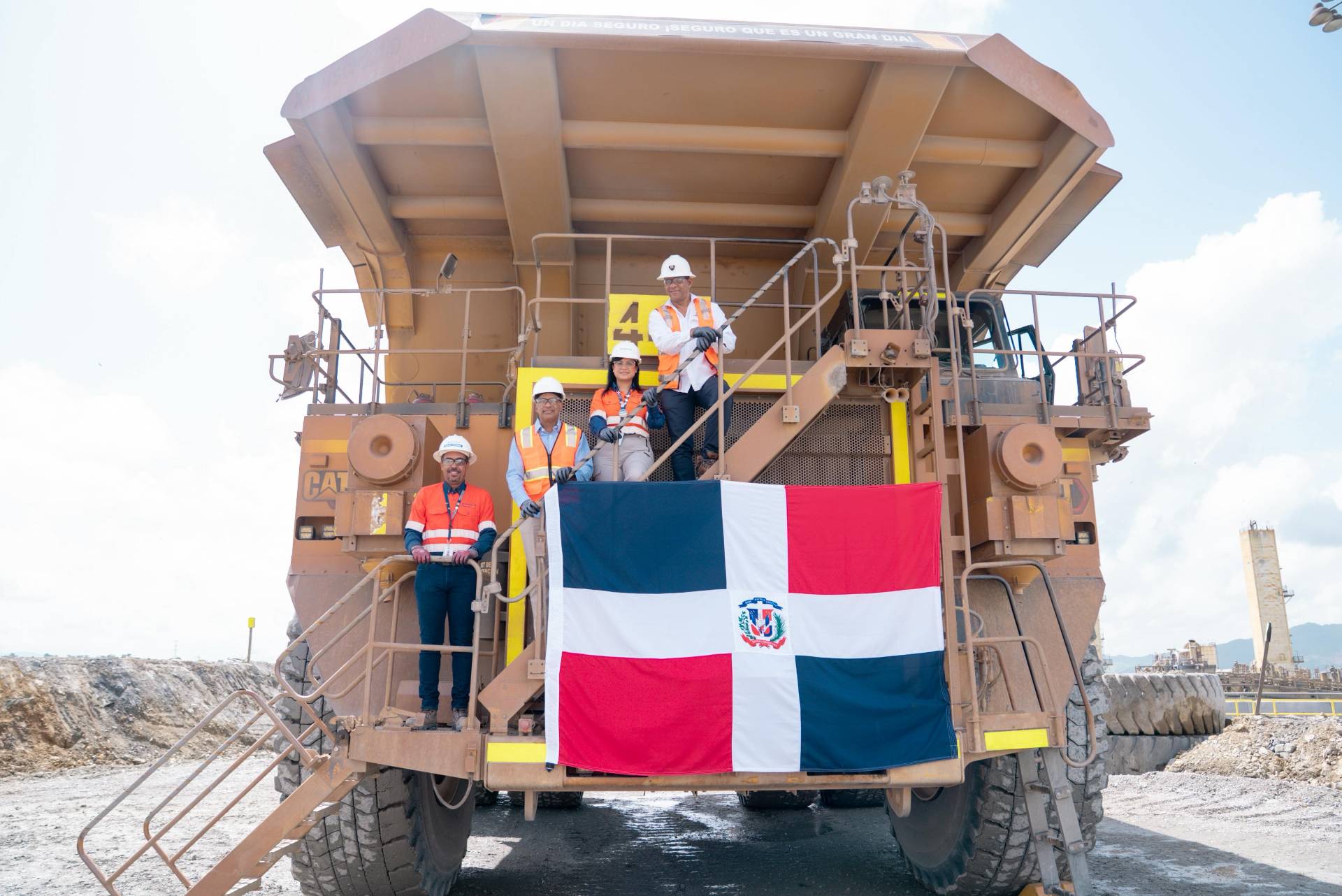 Ministro Joel Santos visita operaciones de Pueblo Viejo y reafirma compromiso con la minería responsable