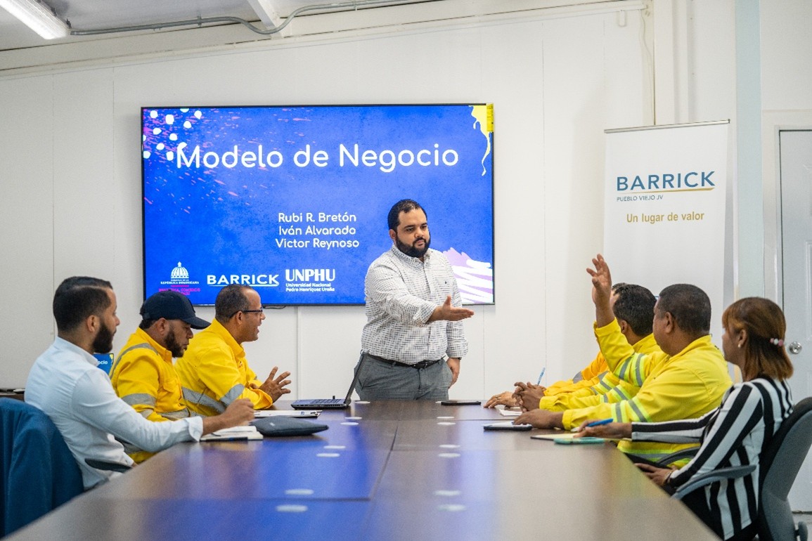 Impulsamos el desarrollo de empresas contratistas locales para crecer junto a la minería